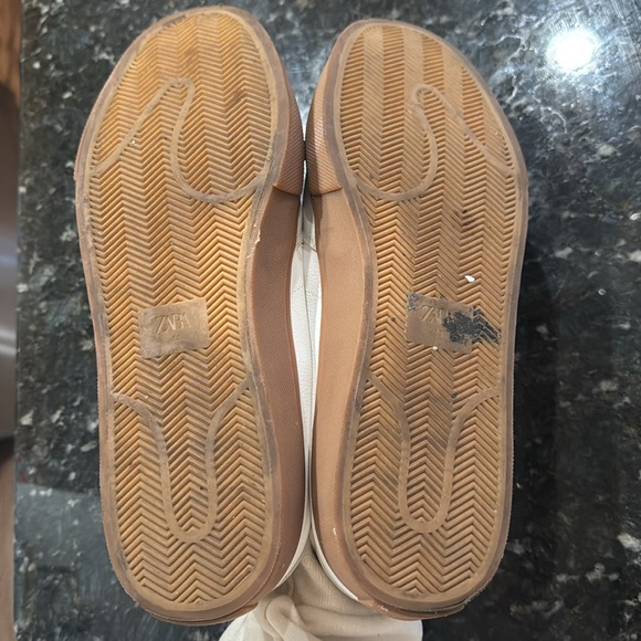 Zara Classic White and Tan Men's Sneakers - Picture 5 of 5